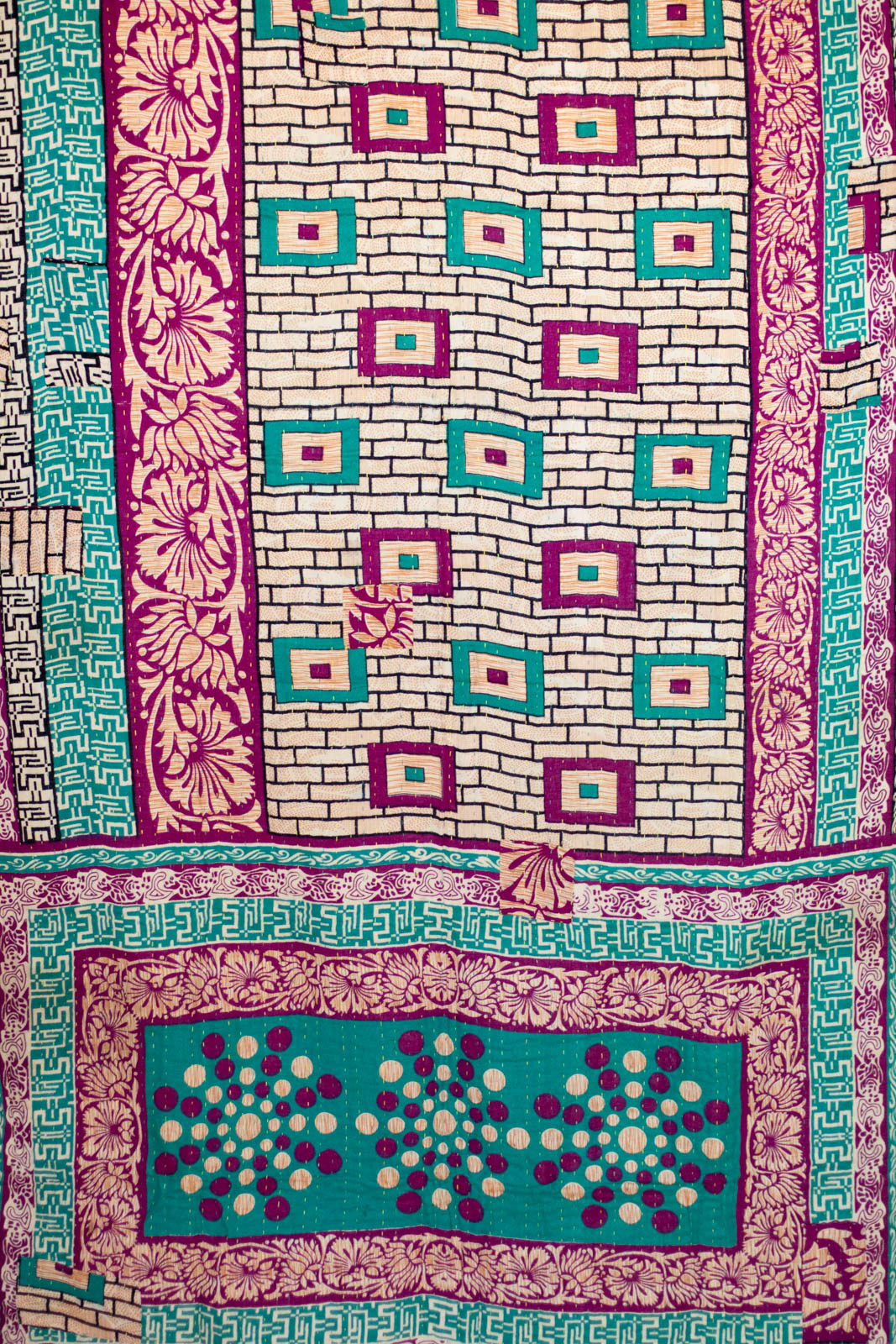 Close Kantha Throw